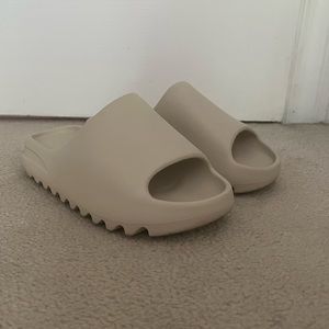 Bone Slides Size 7 Women’s